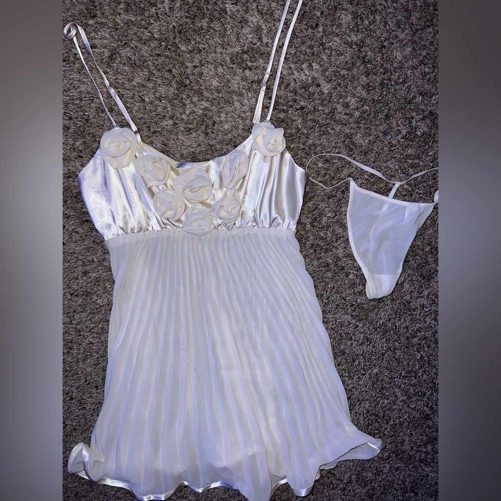 Victoria’s Secret Cream Satin Silk Rosette Nightgown Set Small Bridal Lingerie